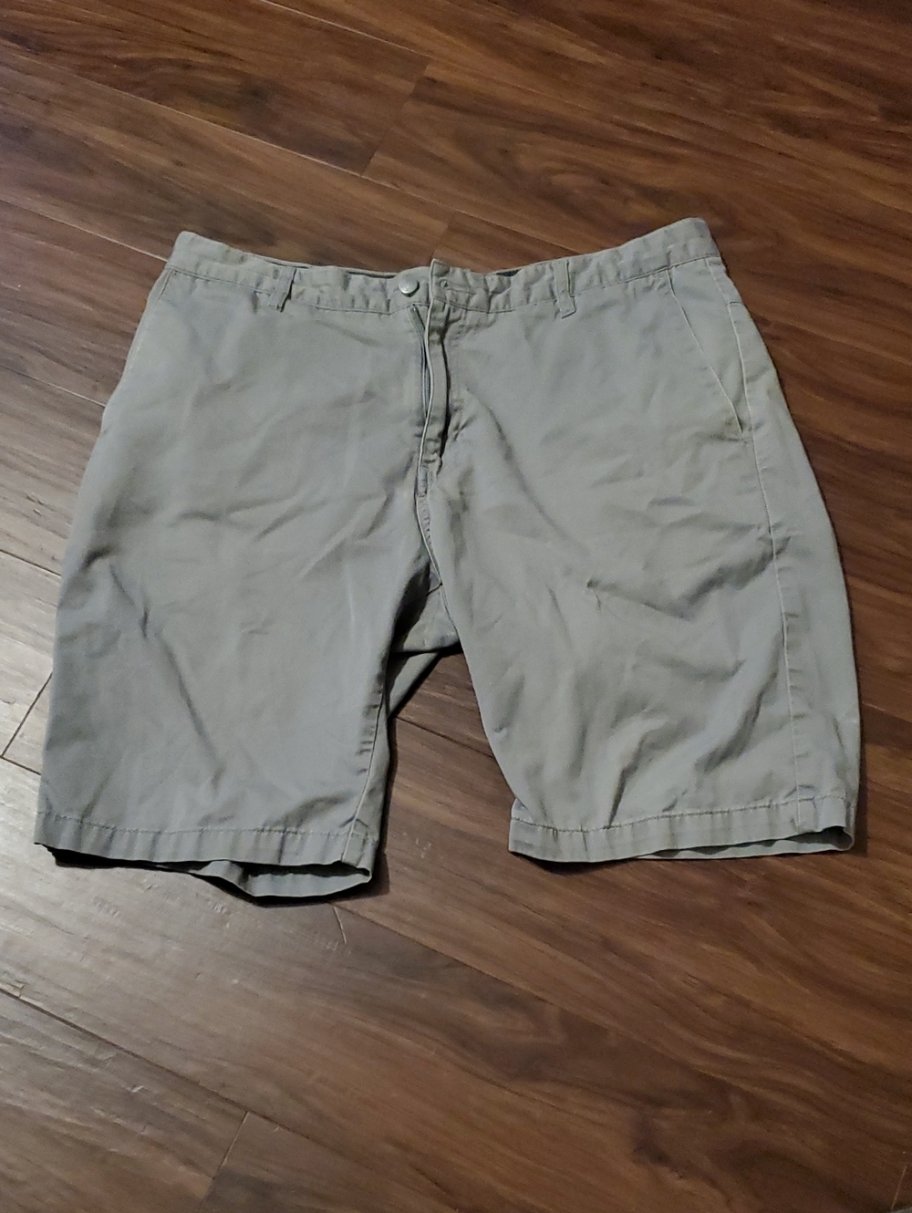 Volcom Men's Flat Front Shorts in Light Gray